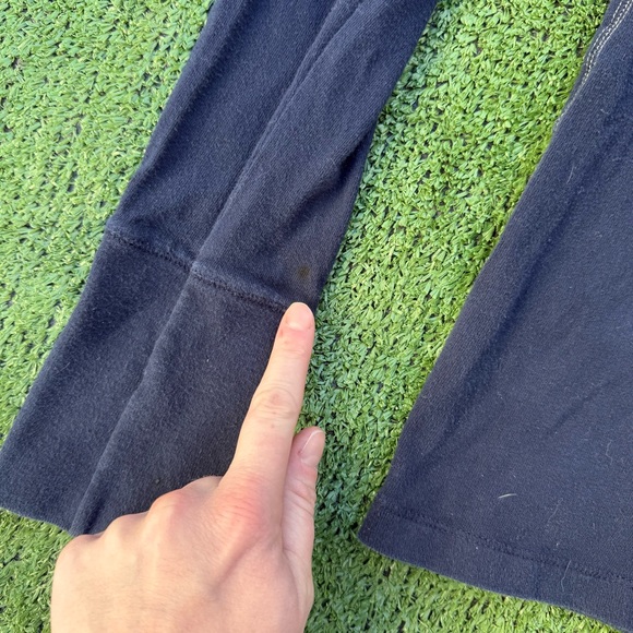 Abercrombie & Fitch Dark Blue Long Sleeve Tee, Size Medium - Picture 10 of 10